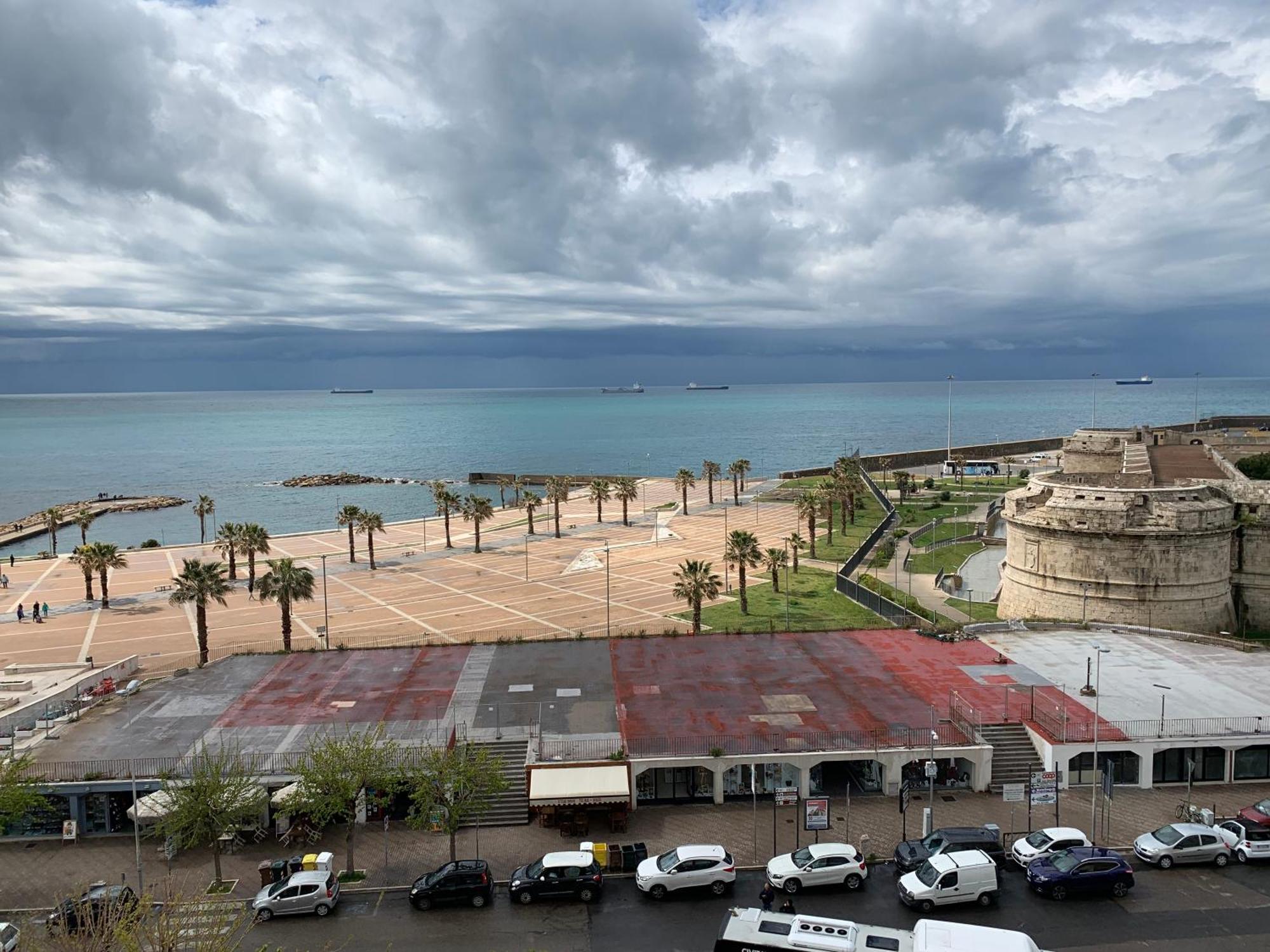7 Bell'S House Hotel Civitavecchia Exterior photo