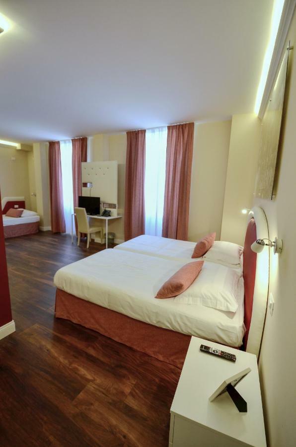 7 Bell'S House Hotel Civitavecchia Exterior photo